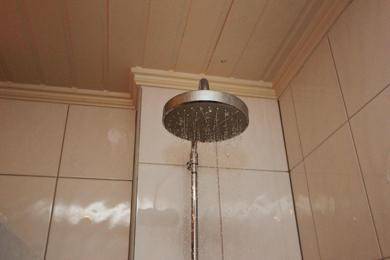 Flott Utsikt, Rolig Gate Apartment บูเดอ ภายนอก รูปภาพ
